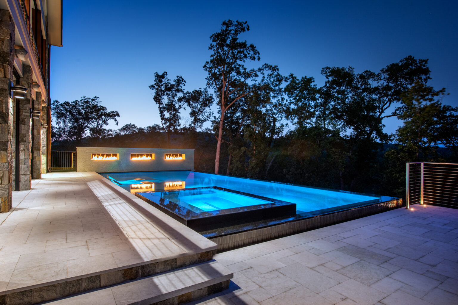 Home - Signature Luxury Pools